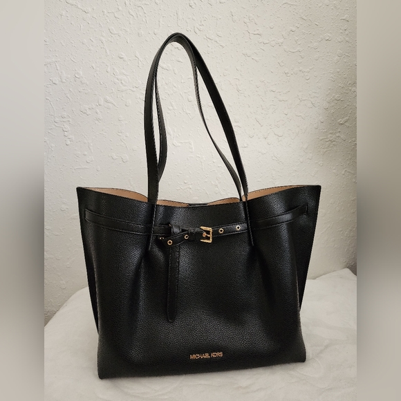 Michael Kors Handbags - NEW Michael Kors Emilia Large Tote